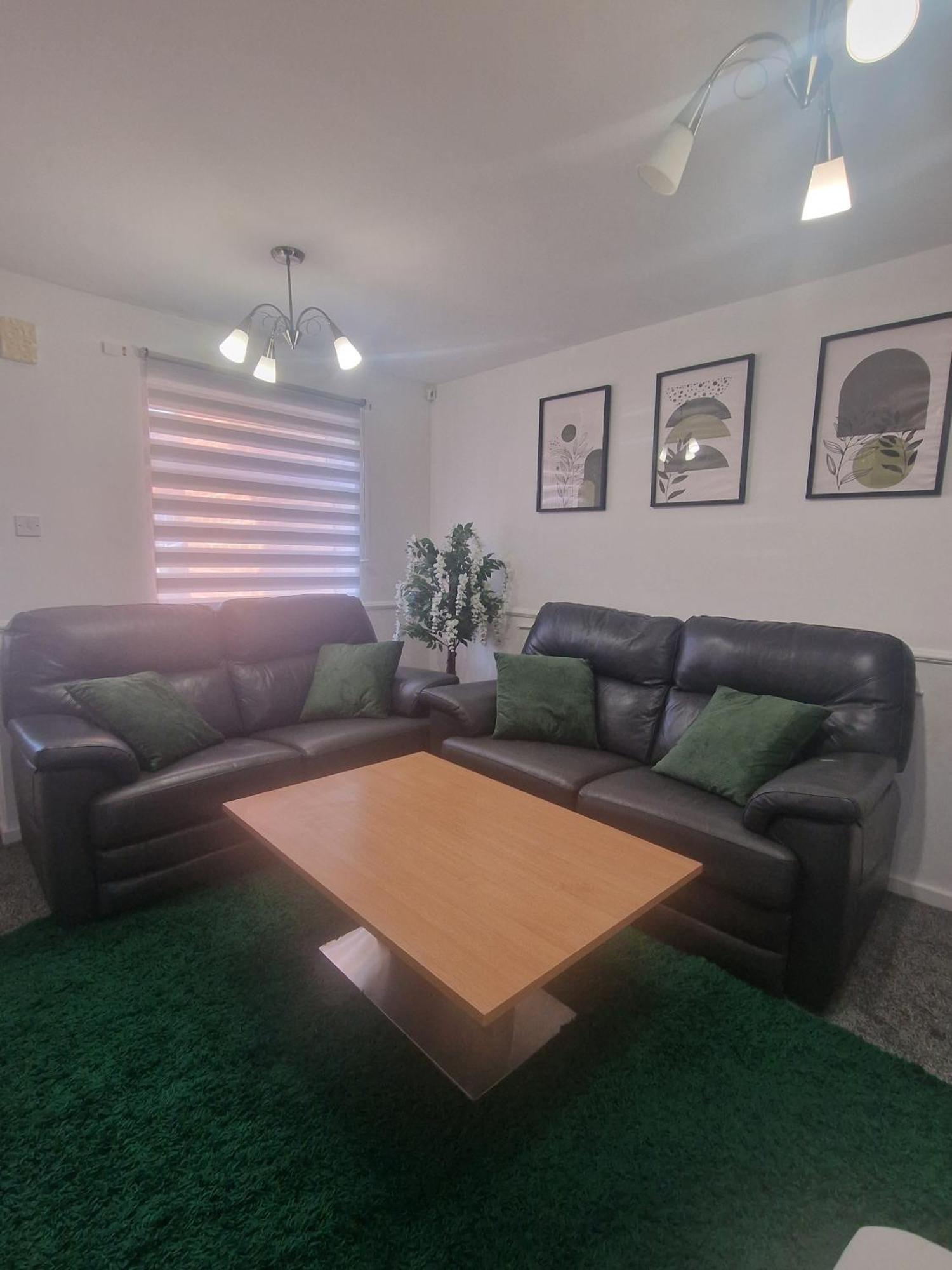 Urban Retreat In Newcastle- Pet Friendly- Garden